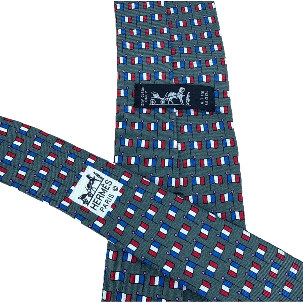 Hermes Men's 100% Silk Necktie FRANCE Luxury FLAGS Rare 7142 FA AOP Motif 54.5